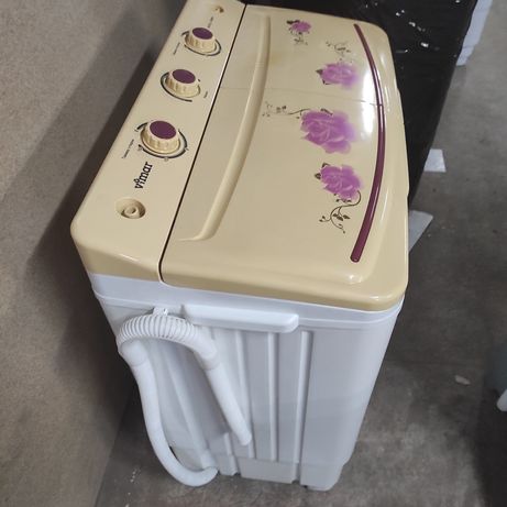 Продам робочие состояние отличное стиральную машину полуавтомат на 6кг