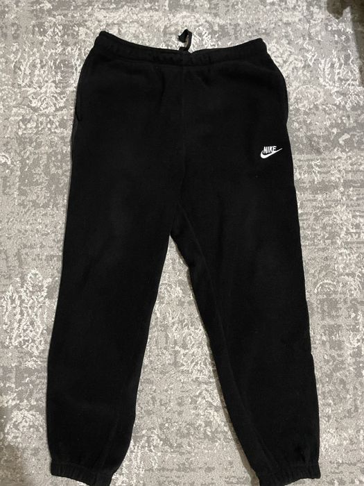 Флисовый костюм Nike.