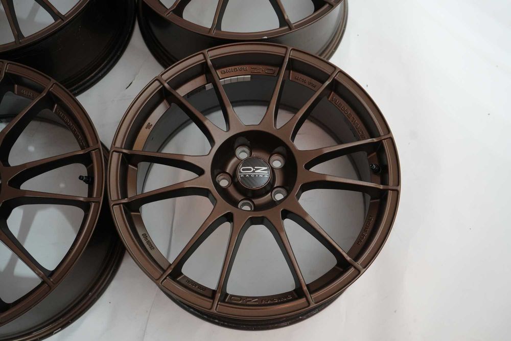 Alufelgi Felgi OZ Ultraleggera 8J ET38 R18 5x108