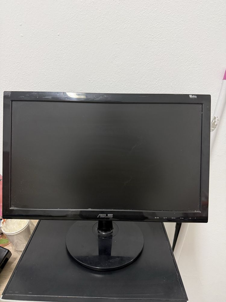 computador utilazado em estabelecimento