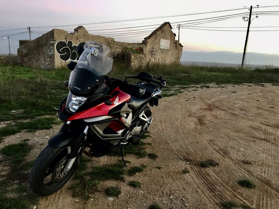 Honda Crossrunner 800 (102 cv)– Equipada e Pronta para a Aventura!