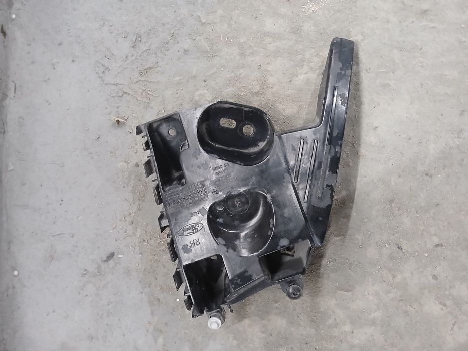 Кріплення бампера права сторона Ford Ranger 2019-2023