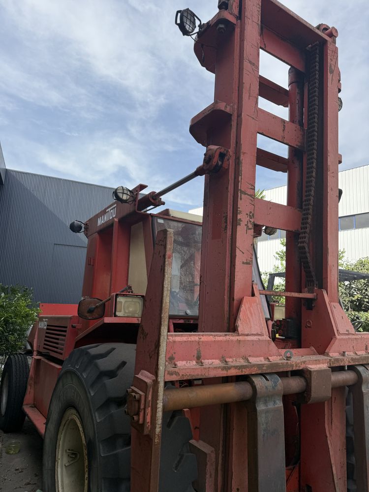 Empilhador manitou de 12,000 kgrs