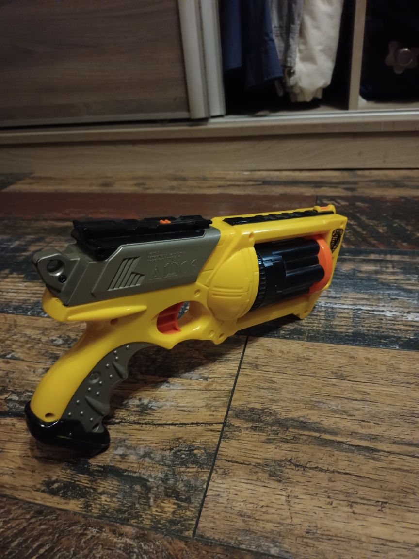 Nerf Maverick REV-6