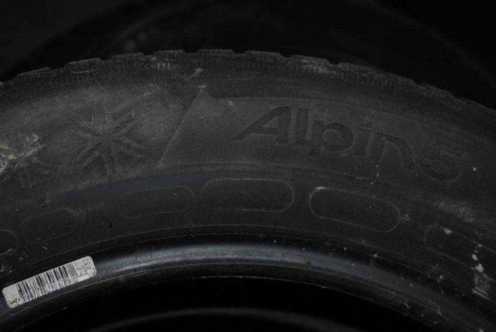 Зимові шини 215/55/Р16 Michelin Alpin 5 4,5мм 2014р без латок порізів