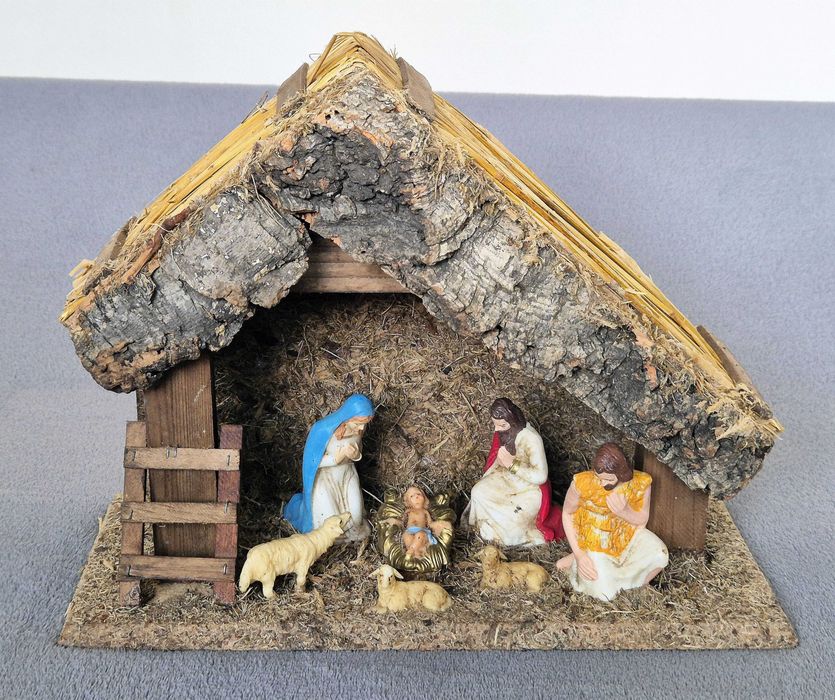 Szopka stajenka z figurkami ręcznie robiona Boże Narodzenie