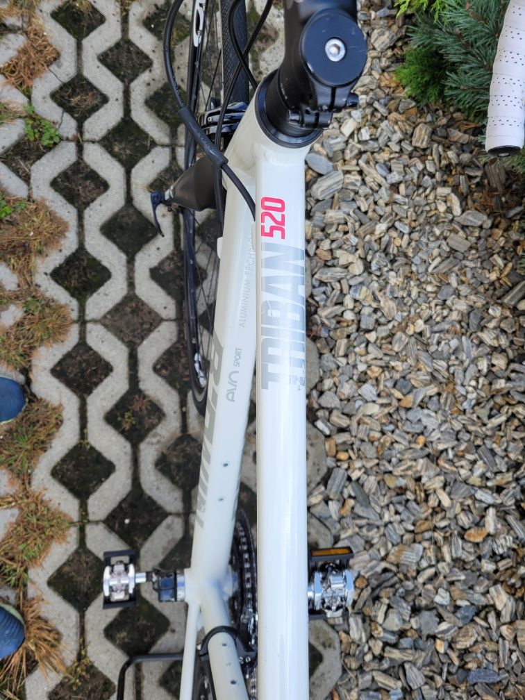Rower szosowy B-twin Triban 520