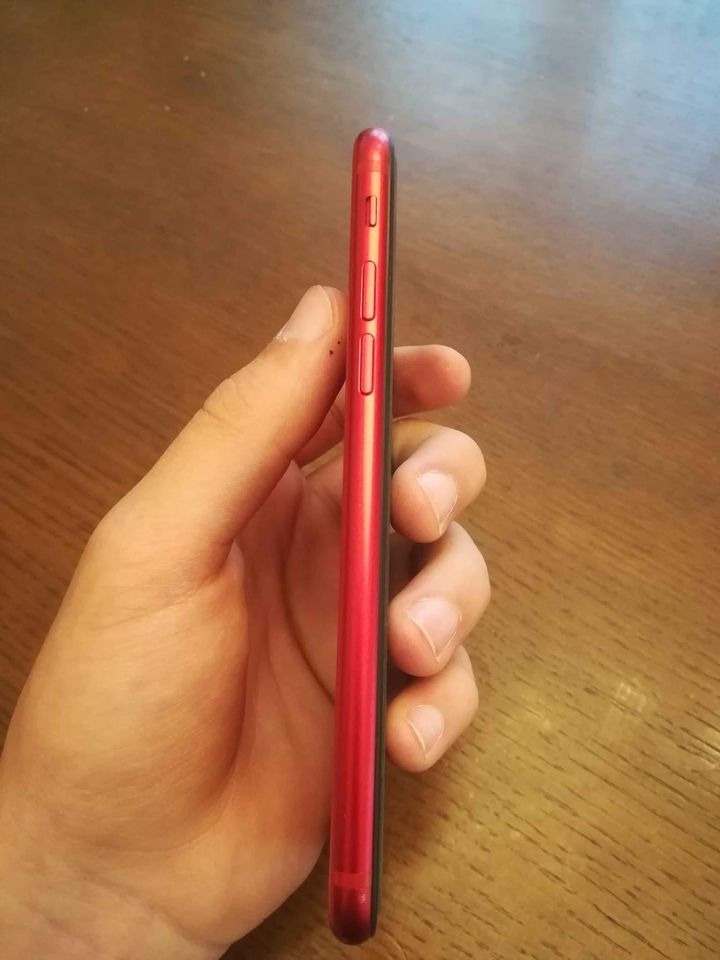 iPhone SE 2020 64 GB Red