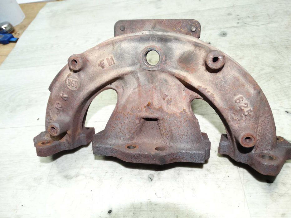 Колектор випускний (1.6 MPI 16V) Peugeot 307 2001-2008 (Пежо 307)