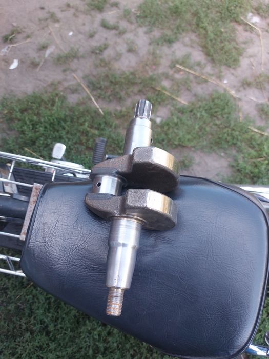 Продам колінвал 186  дізельний шліц бу