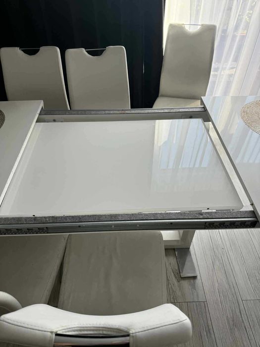 Sprzedam stół biały lakierowany