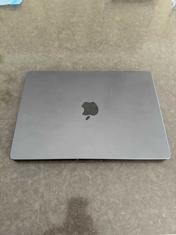 MacBook Pro 14” – Apple M3 Pro