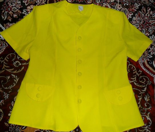 Желтый женский пиджак