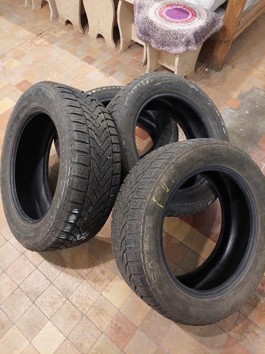 215/60R17 зима 100V шини