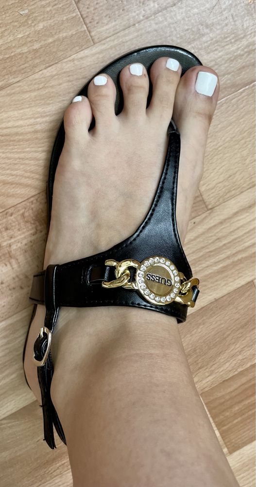 Босоножки Guess 37 р (23.5 см) Новые с биркой