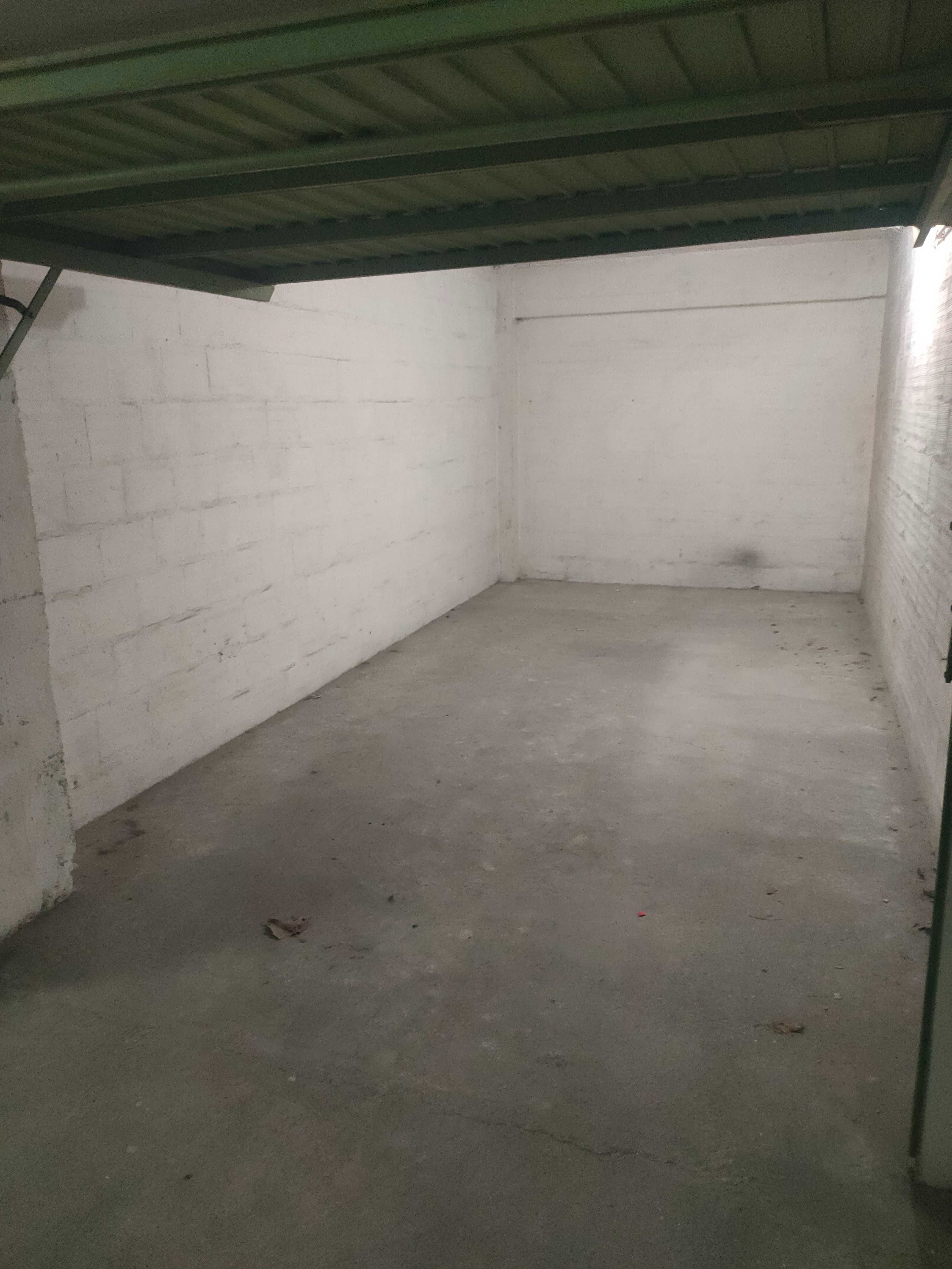 Garagem fechada para arrendar – Edifício Mantas, Vila Real