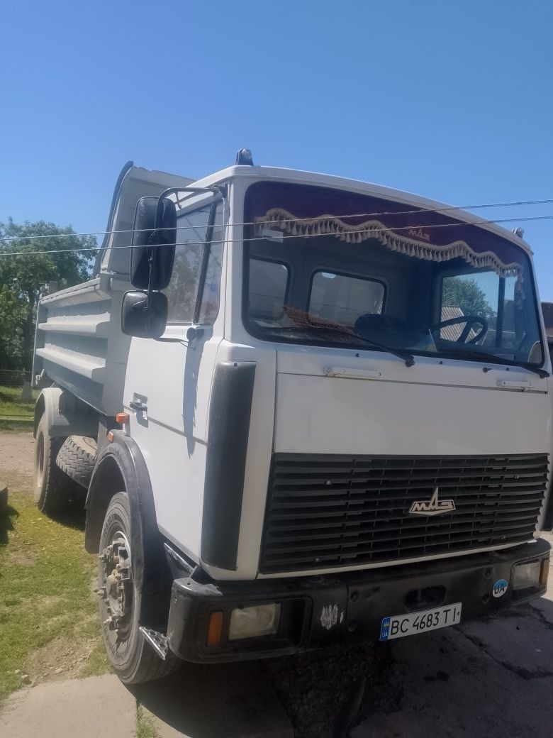 Продам МАЗ 555102 самосвал