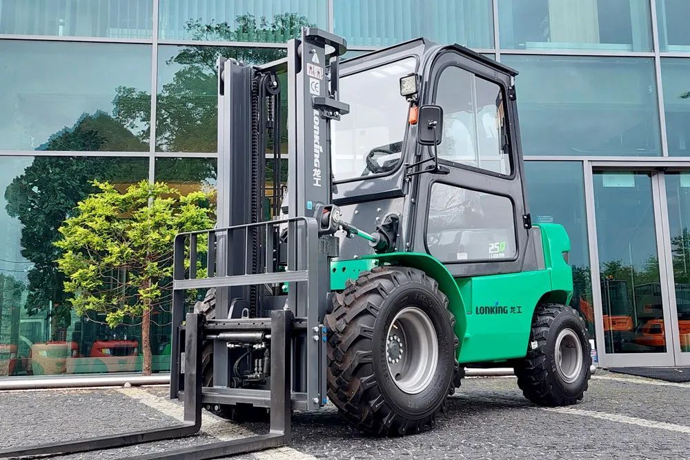 Lonking LG25BT Terrain 2WD  LG25BT Terrain 2WD Wózek widłowy elektryczny terenowy 2500kg