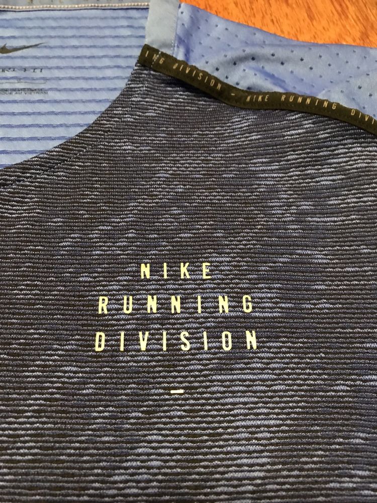 Niebieska koszulka Nike Running Dovision roz. L