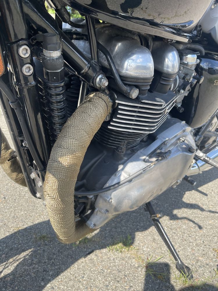 Triumph Thruxton 900