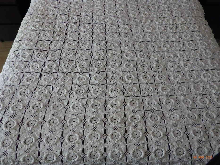 Colcha renda feita à mão (180x200)