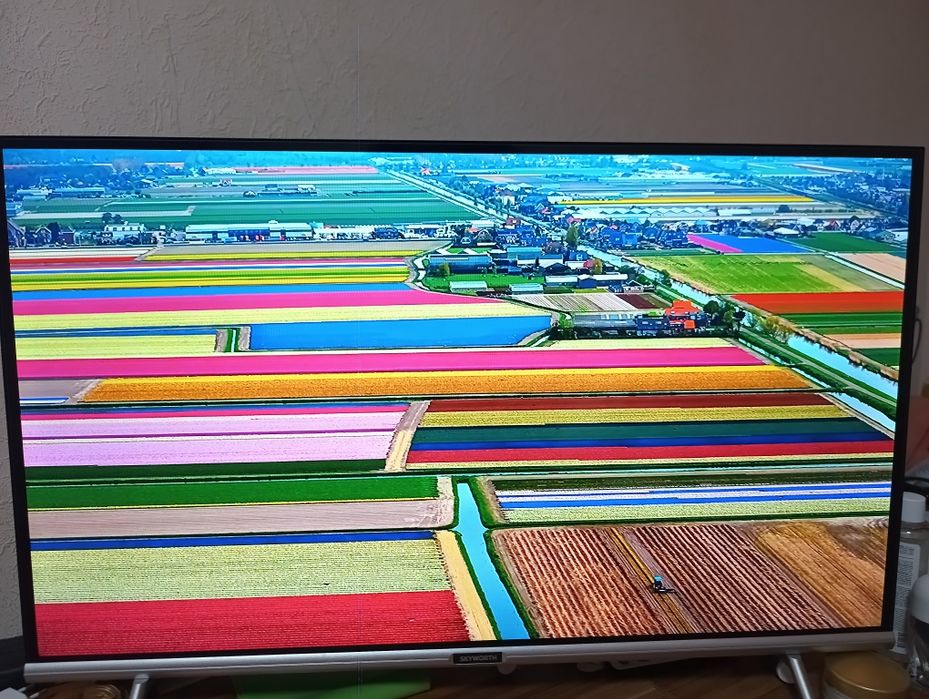 Продається гарний андроїд телевізор.