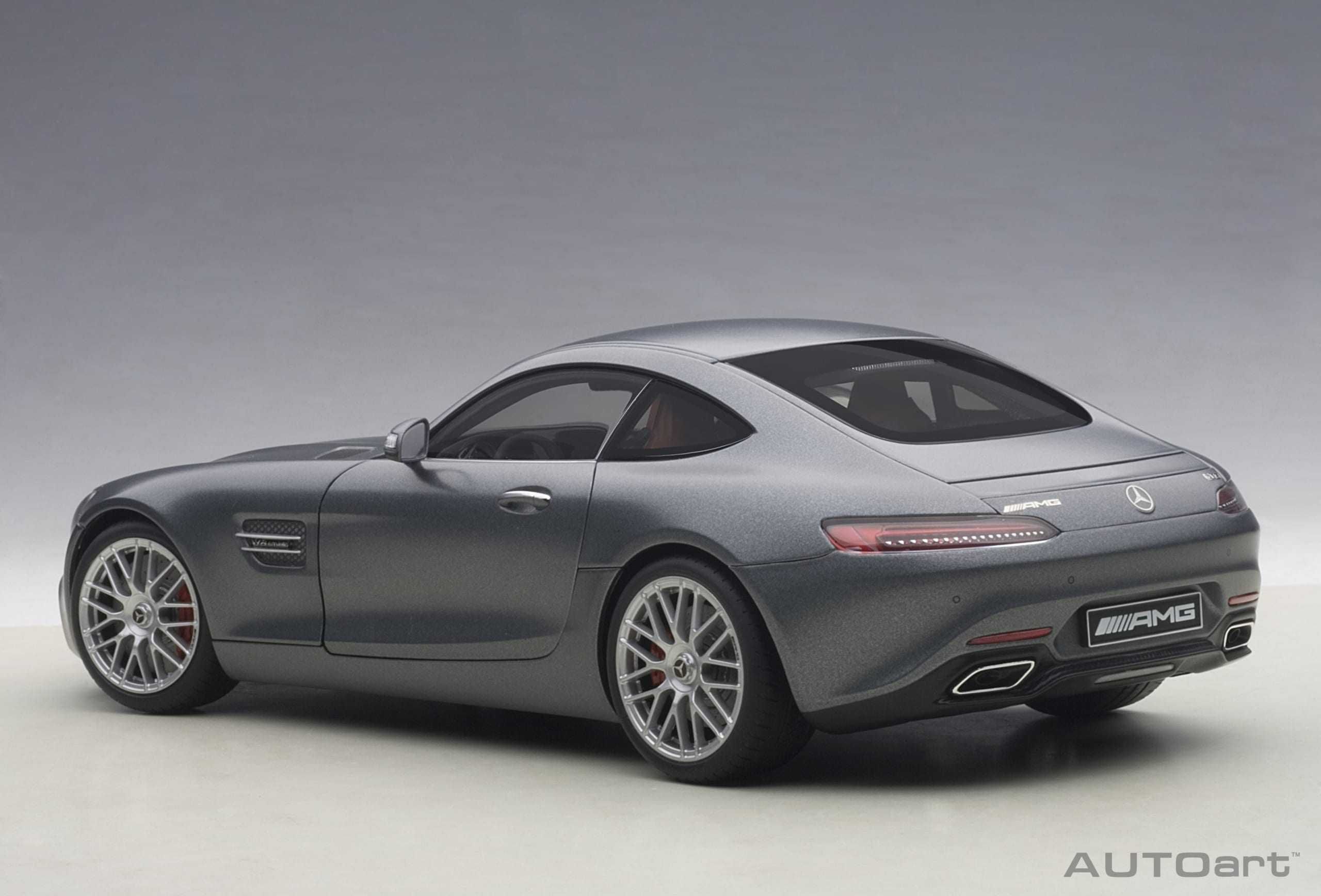 Model 1:18 AUTOart Mercedes-Benz AMG GTS 2015 mat gray (76312)