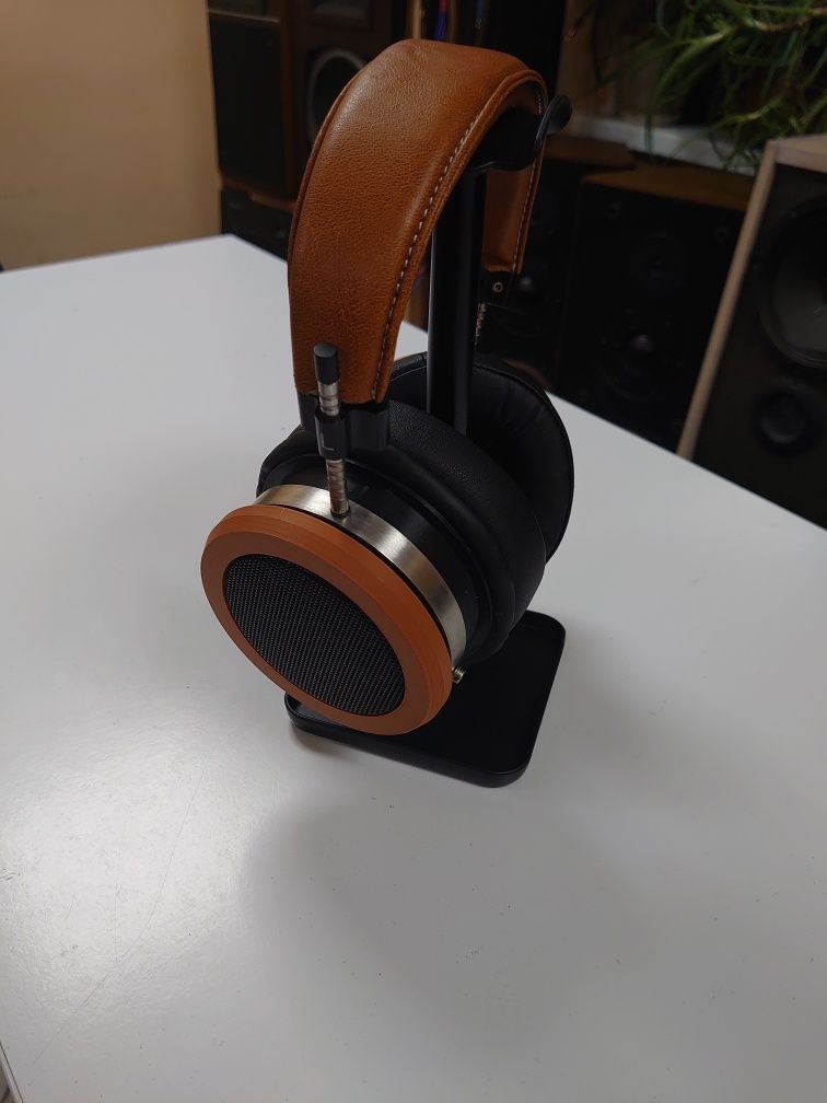Двухполосные Hi-End наушники от Sound Reality. Серия universal maxi.