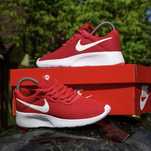РОЗПРОДАЖ Жіночі кросівки Nike Tanjun червоні за супер ціною
