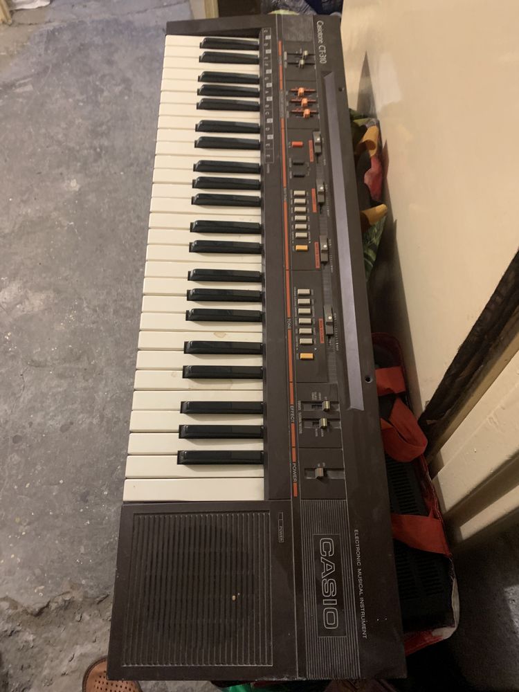 Keyboard Casio lata 80-dziesiąte