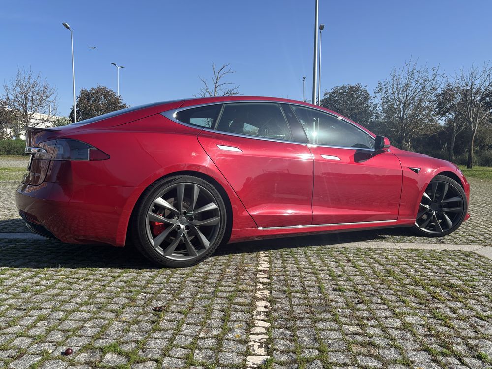 Tesla Model S Performance Raven Ludicrous com FSD