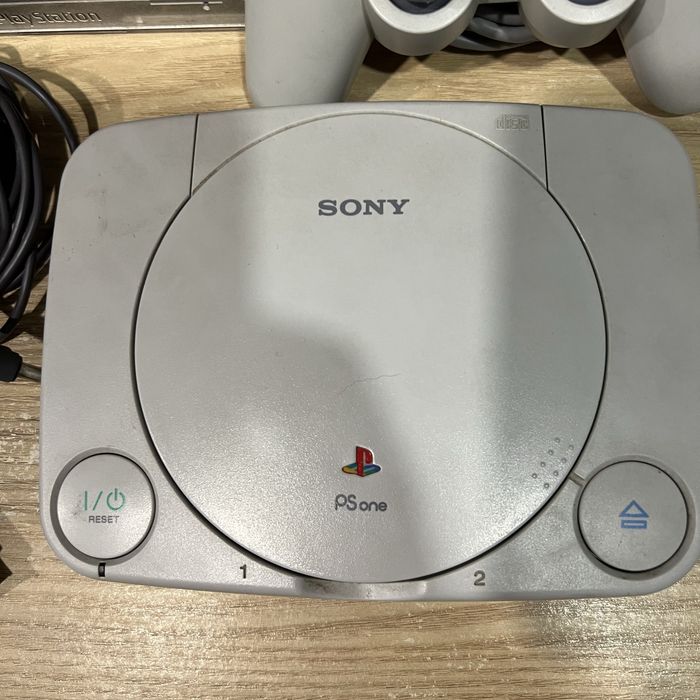 Playstation 1 PS1 PSOne + Fifa 2004