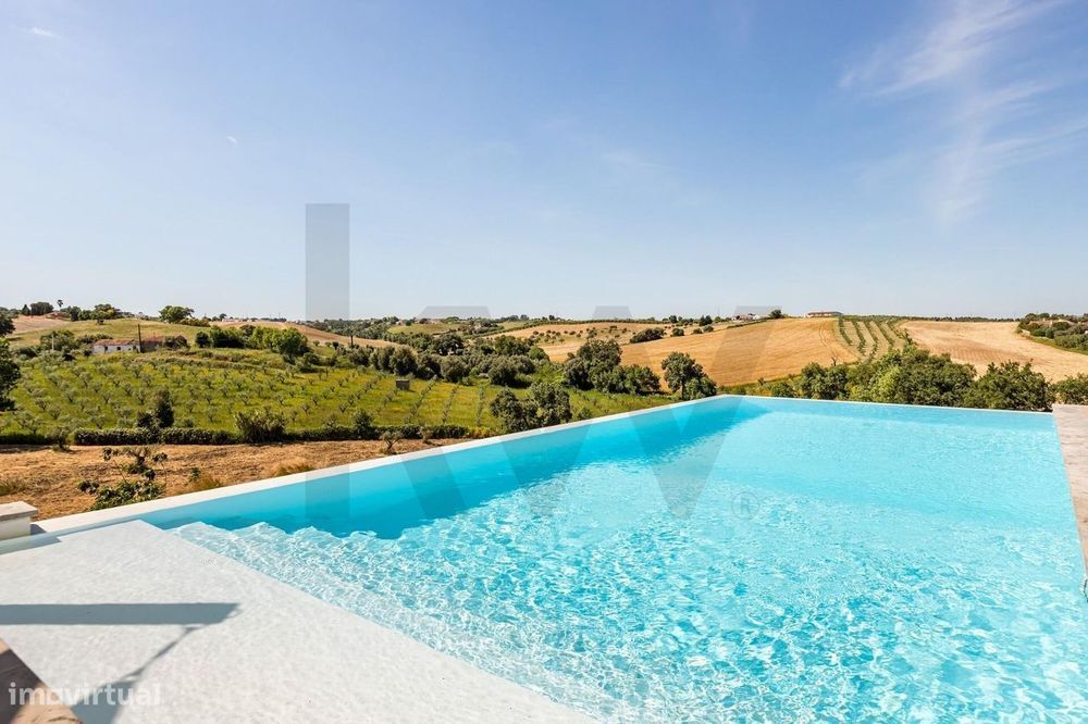 Moradia de luxo isolada com vista panorâmica – a 15 minutos de Santaré