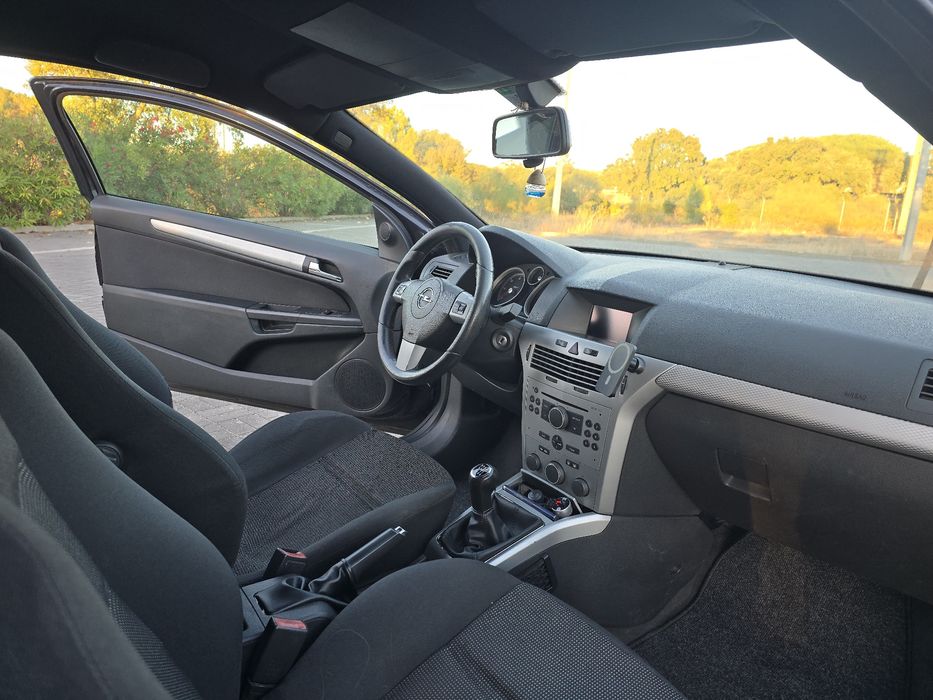 Opel Astra H GTC 1.9D 150cv