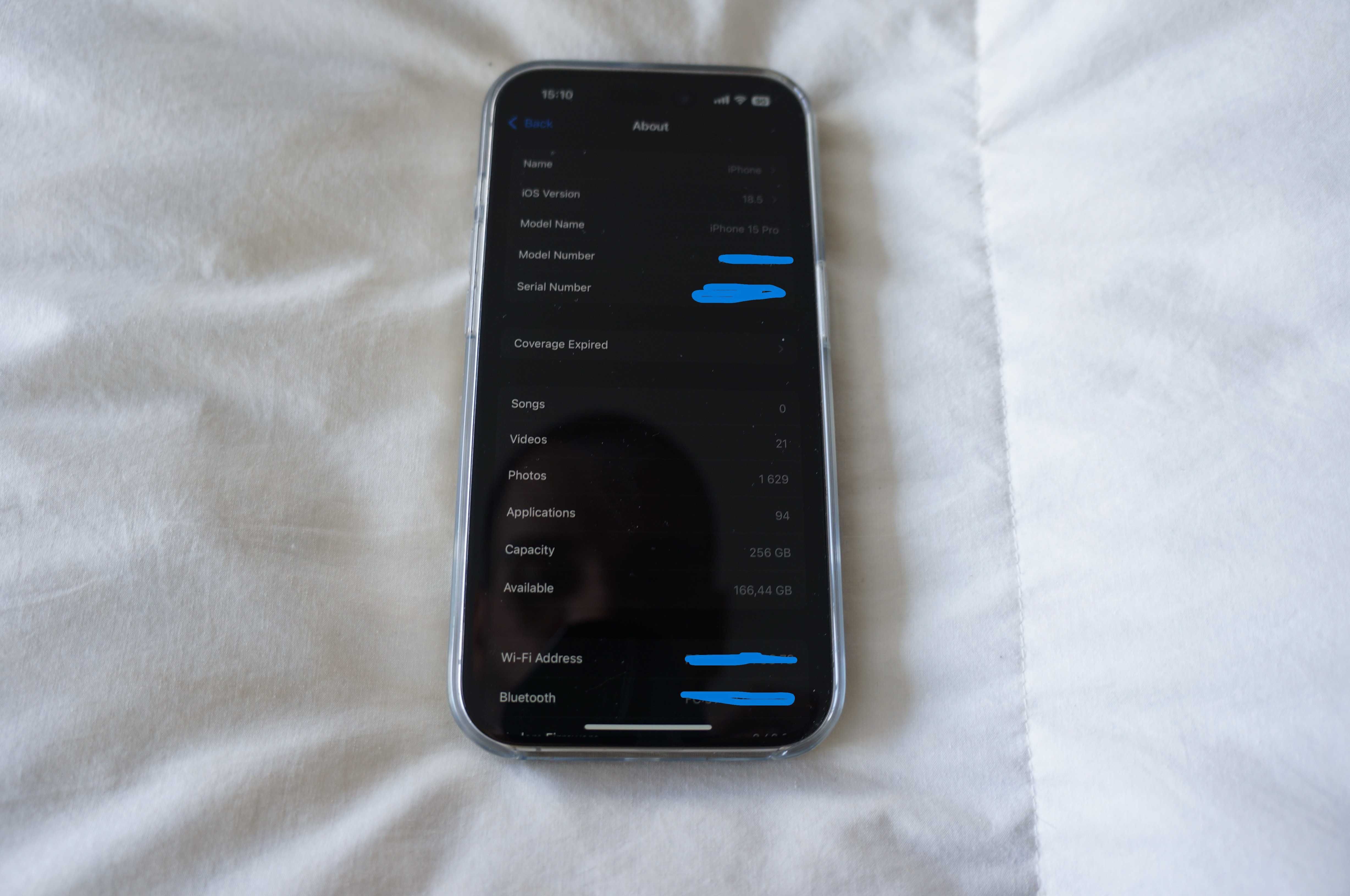iPhone 15 Pro + Clear Case (original apple)
