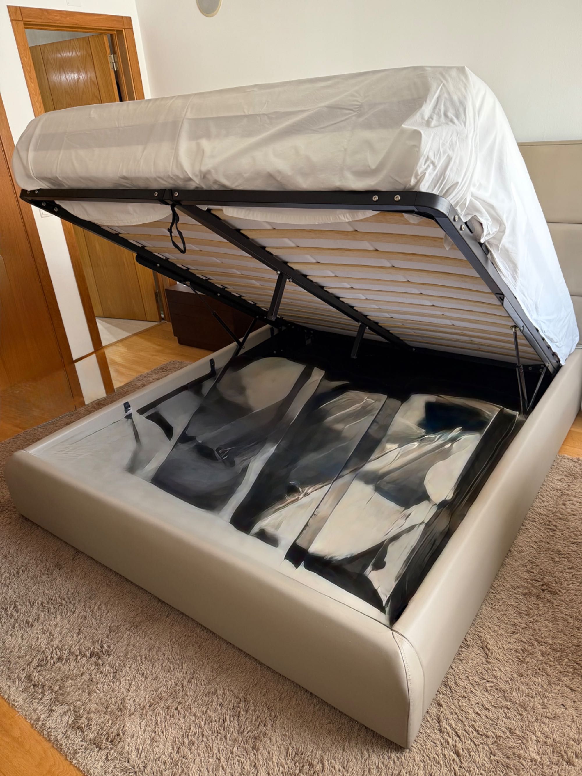 Cama King Size 200x160 com Estrado Elevatório