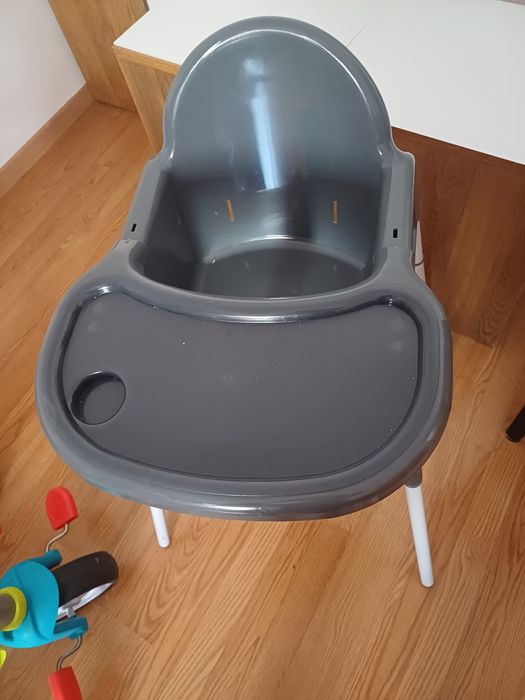 Vendo cadeira Refeições entrego na zona arroios.