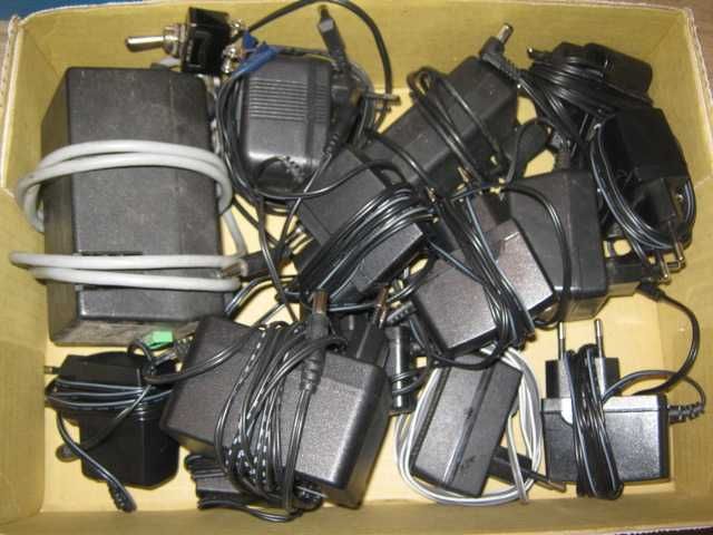 Sprzedam komputer stacjonarny ,kable, złącza, wentylator