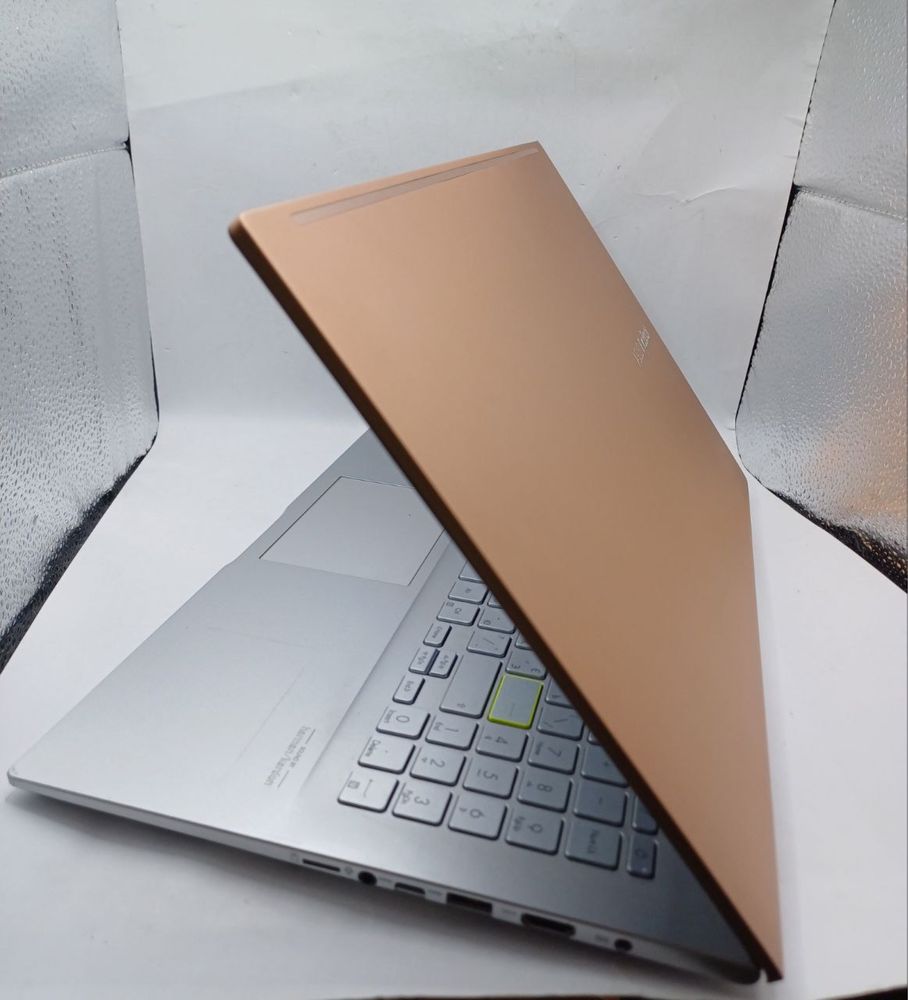 Ноутбук Asus K513E