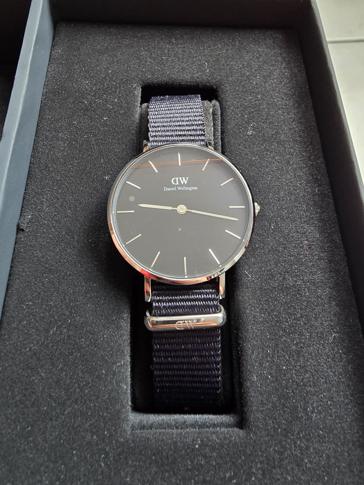 Zegarek Daniel Wellington srebrny zestaw z bransoletką 32 mm