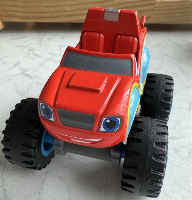 Вспиш і чудо машинки Fisher Price Blaze: Вспиш (Блиск) та ін.