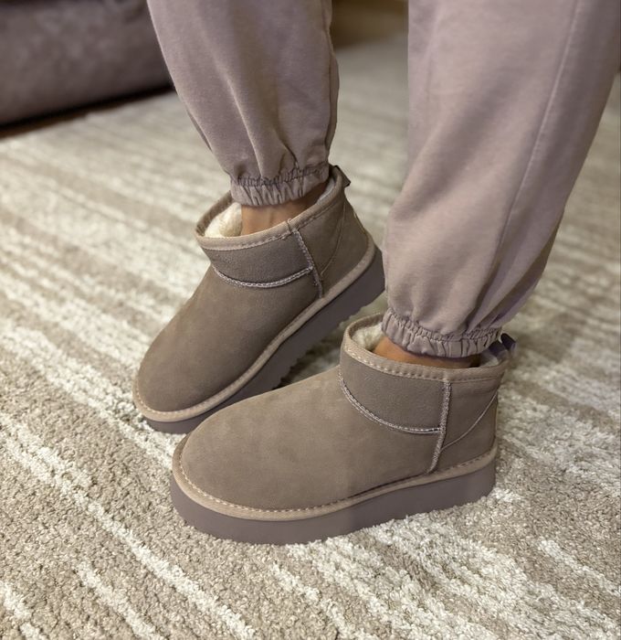 Продам нові уггі