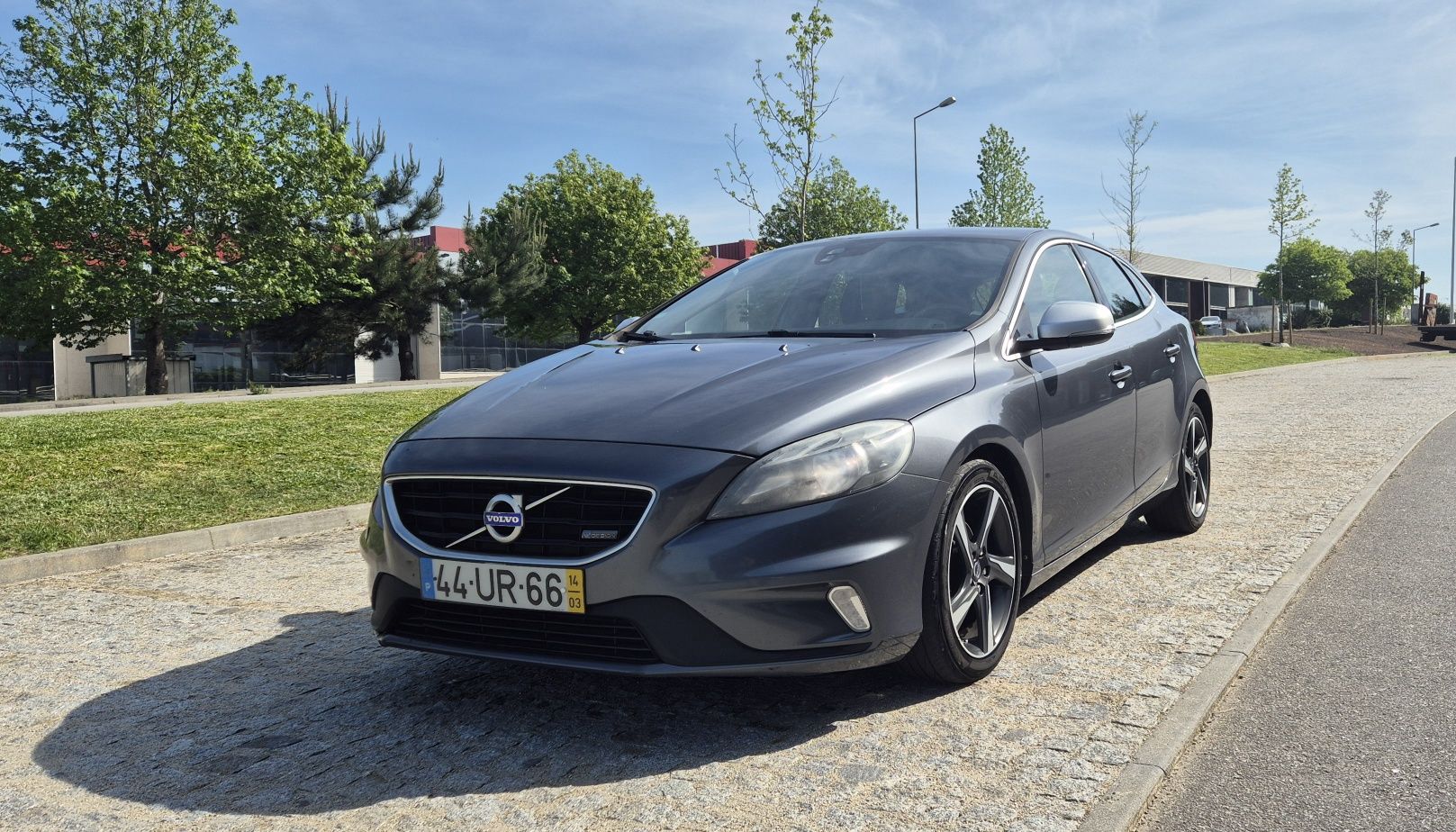 Volvo v40 R-Design D2