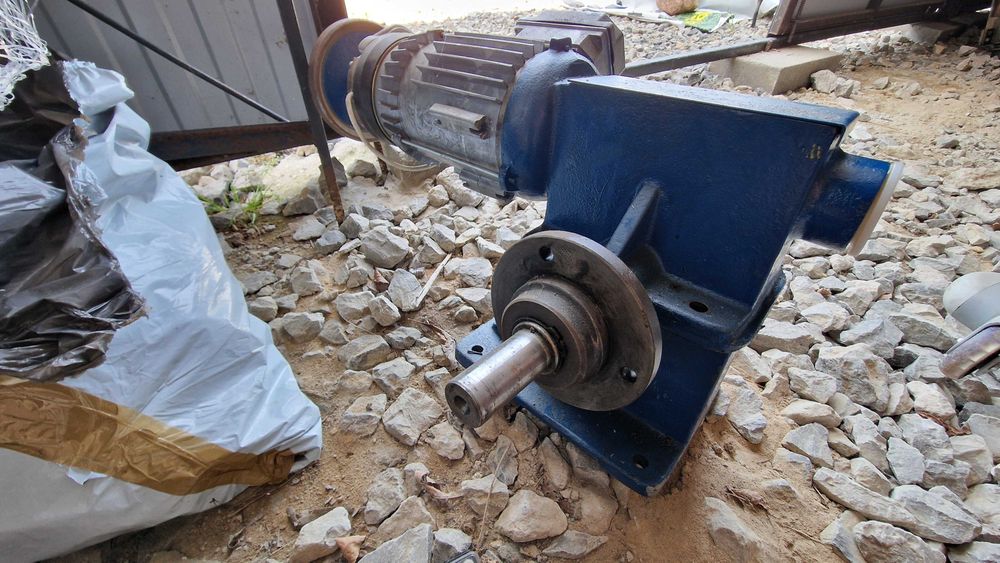 Motoreduktor Besel silnik elektryczny.