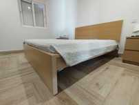 Cama de Casal em muito bom estado com estrado