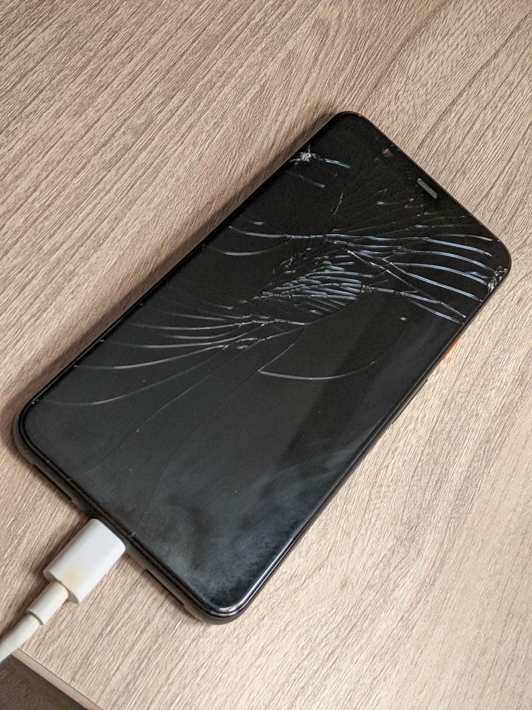 Google Pixel 4 XL uszkodzony