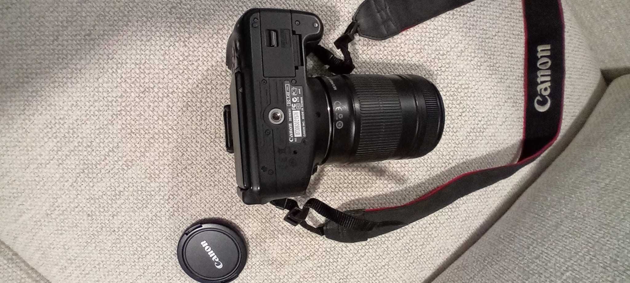 Canon EOS 600D + Lente Canon EFS 18-135mm IS + 2 cartões + mala
