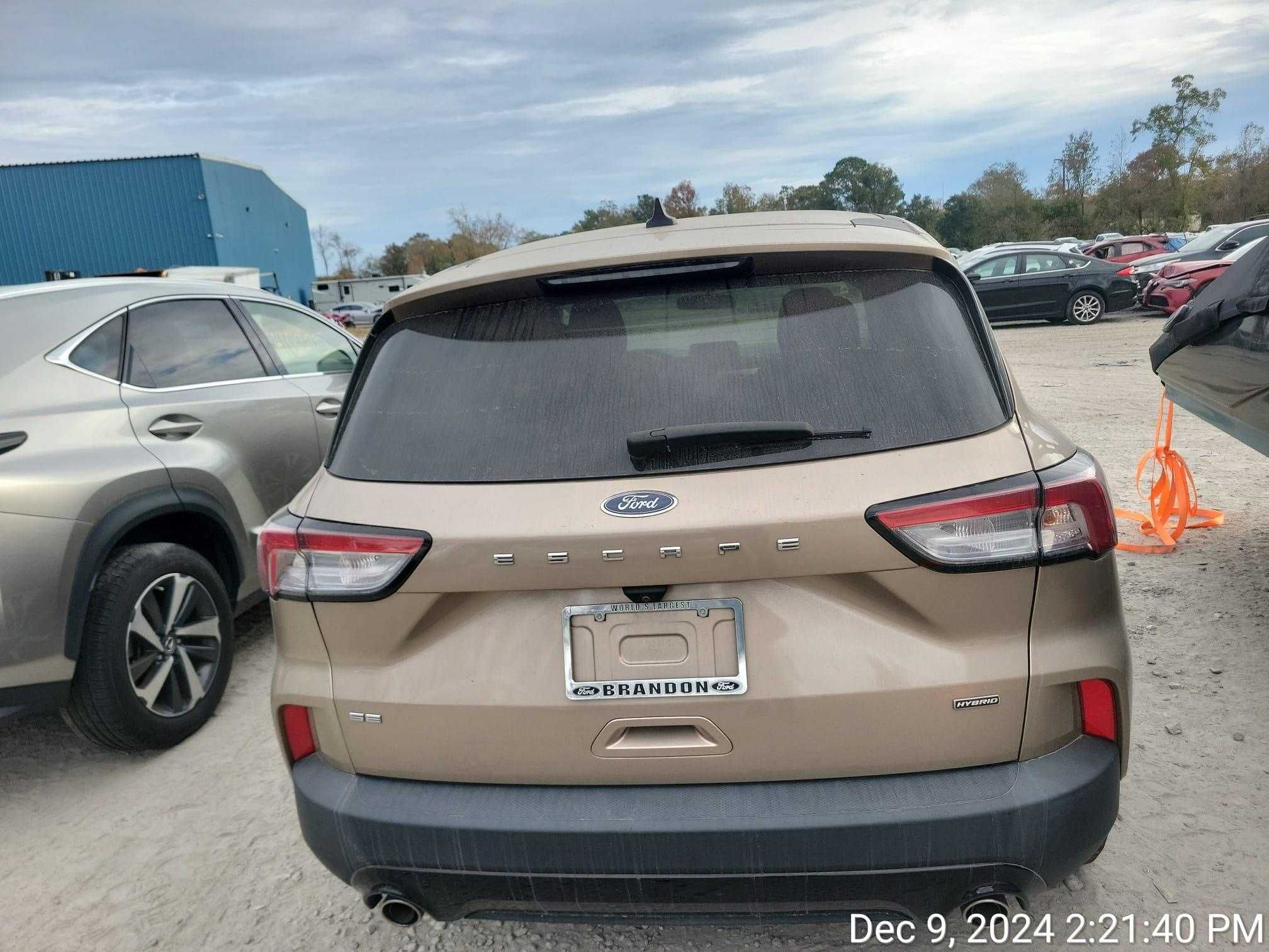 2021 FORD Escape SE