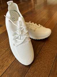 Letnie białe buty