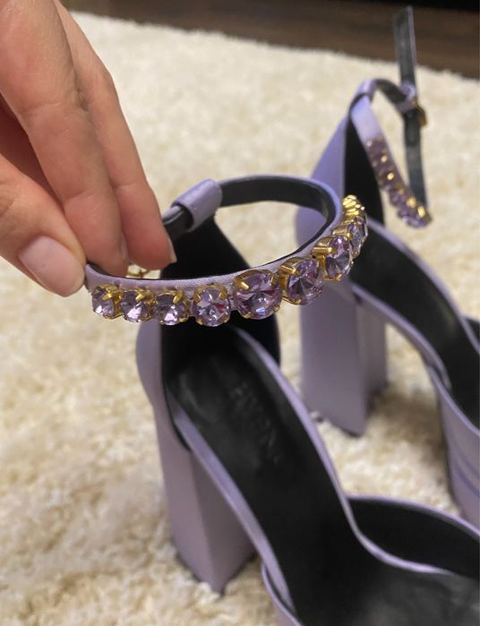 Туфлі на каблуці